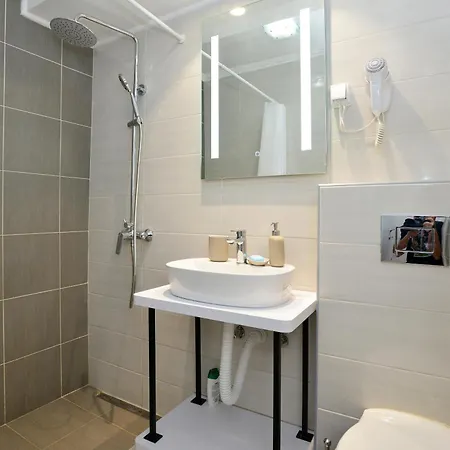 Piano Luxe With Sauna And Bicycles Belgrado